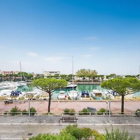 아파트 Seaside With Breathtaking Sea Views *